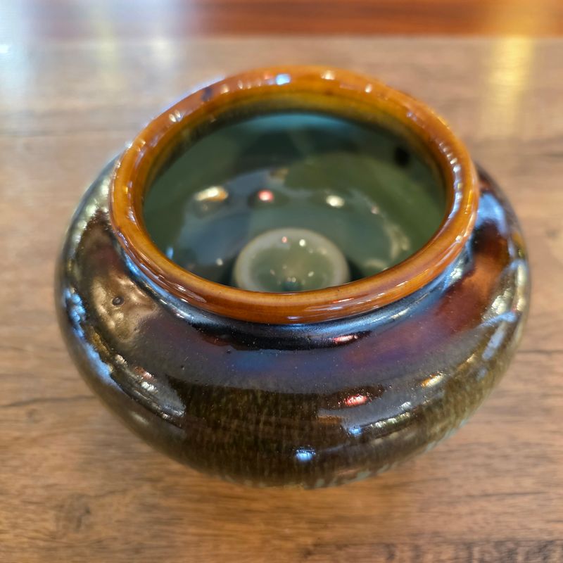 Ceramic tealight candle holder with wind guard - Green Brown