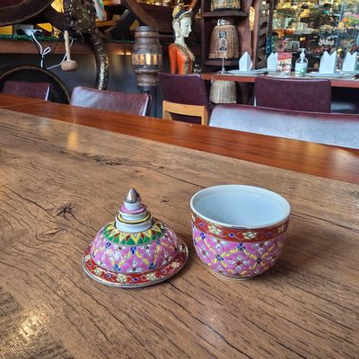 Hand painted Benjarong Bowl w lid A - 10 CM