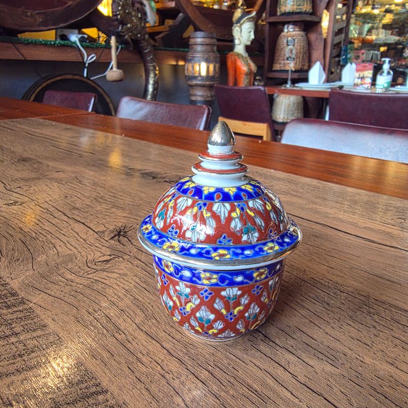 Hand painted Benjarong Bowl w lid B - 10 CM