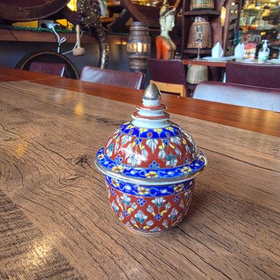 Hand painted Benjarong Bowl w lid B - 10 CM