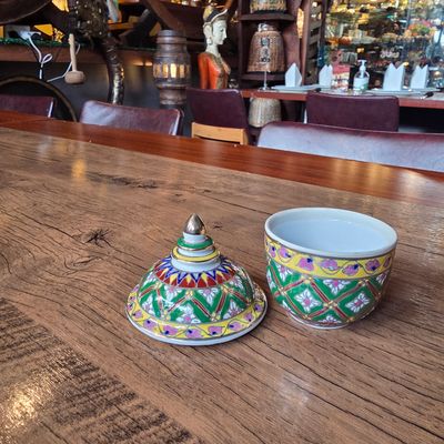 Hand painted Benjarong Bowl w lid C - 10 CM