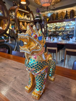​Handcrafted Thai Singha Guardian Statue - 45cm