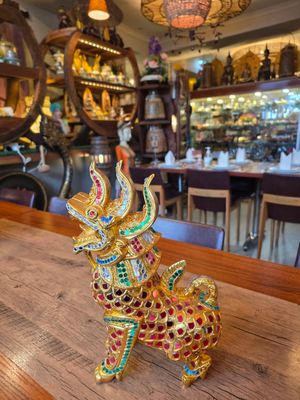 ​Handcrafted Thai Singha Guardian Statue - 32cm
