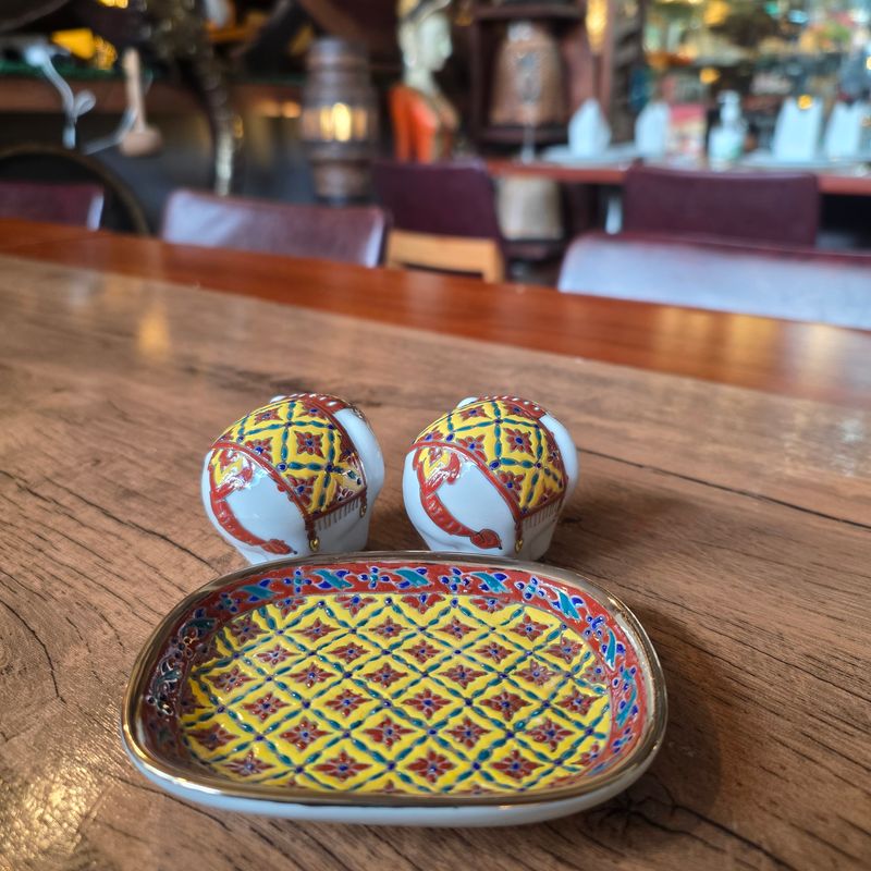 Benjarong Salt and Pepper Shakers with Coaster - C