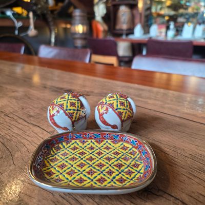 Benjarong Salt and Pepper Shakers with Coaster - C