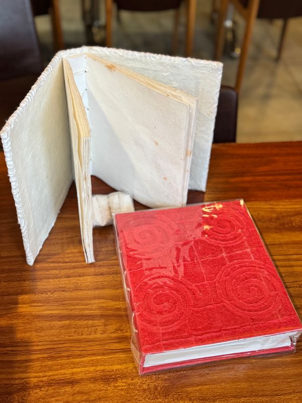Saa Paper Photo Album - Red - 72 Photos