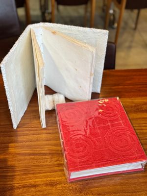 Saa Paper Photo Album - Red - 72 Photos
