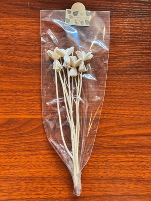 Handmade Sola Wood Flower Reed Diffusers