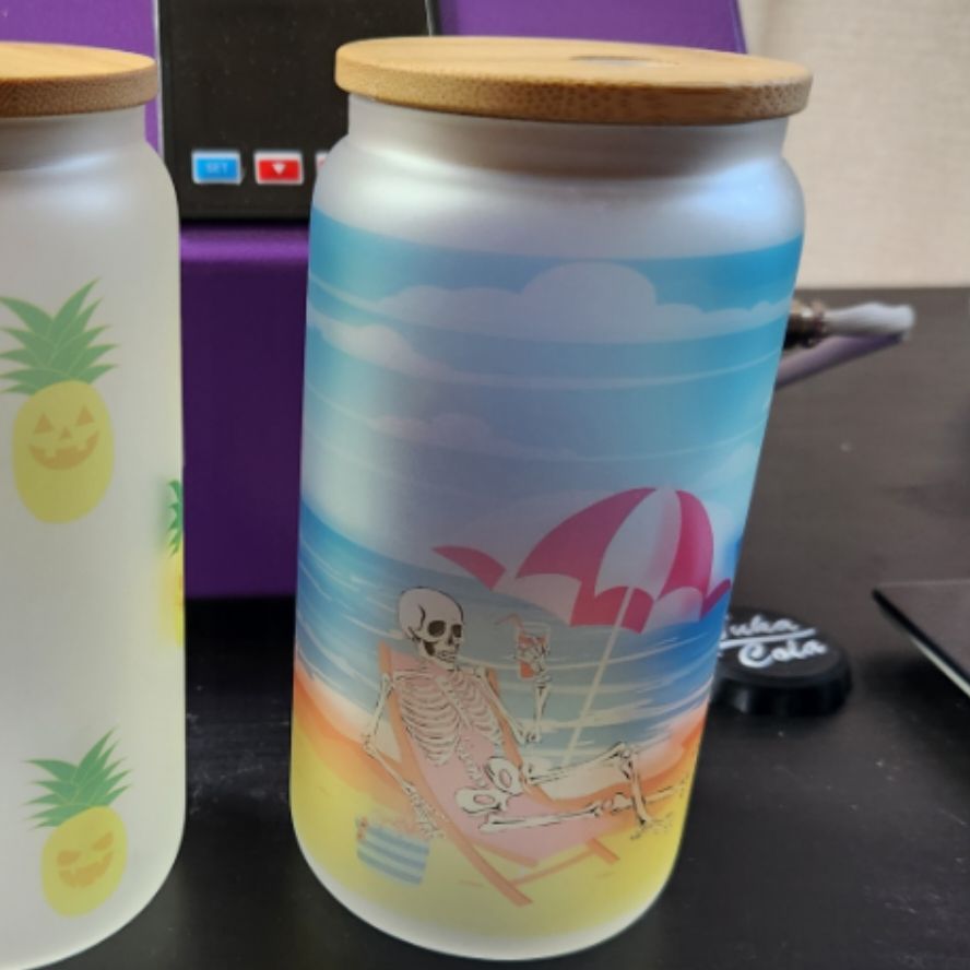 Skellie on the Beach Glass Can Tumbler