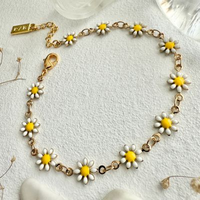 "Daisy Jane" Flower Chain Bracelet in Enamel and Gold