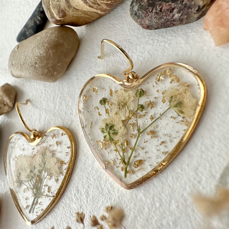 Resin Heart Shaped Gold Earrings - With Natural Dried Flowers
