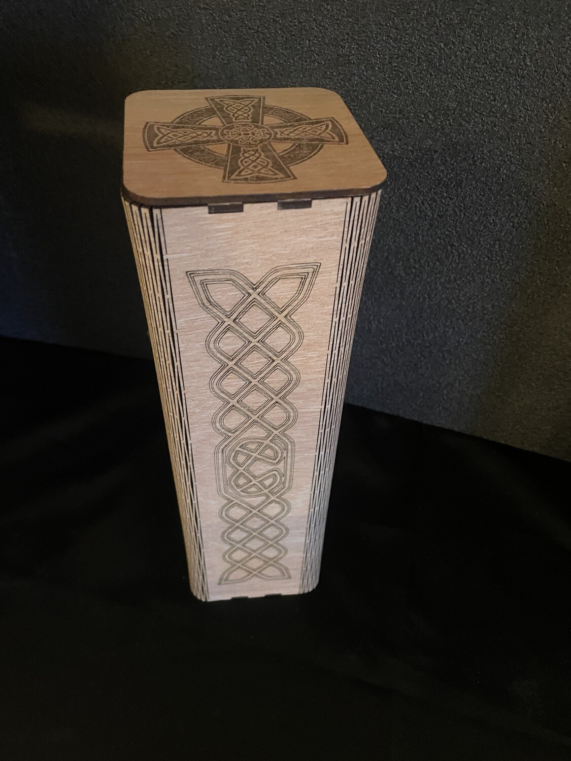 Vínskrín - Víkingamynstur á einari síðu.