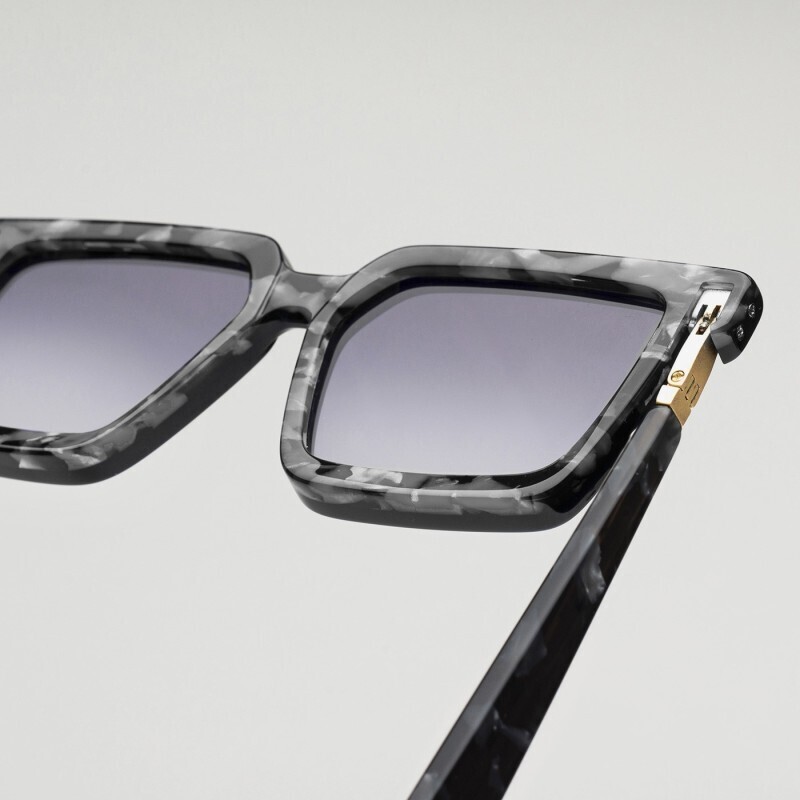 BustOut TWIST ONE STRIPED BLACK - MATTE BLACK