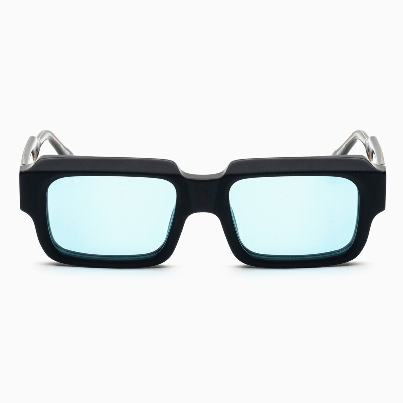 BustOut BEN MATT BLACK