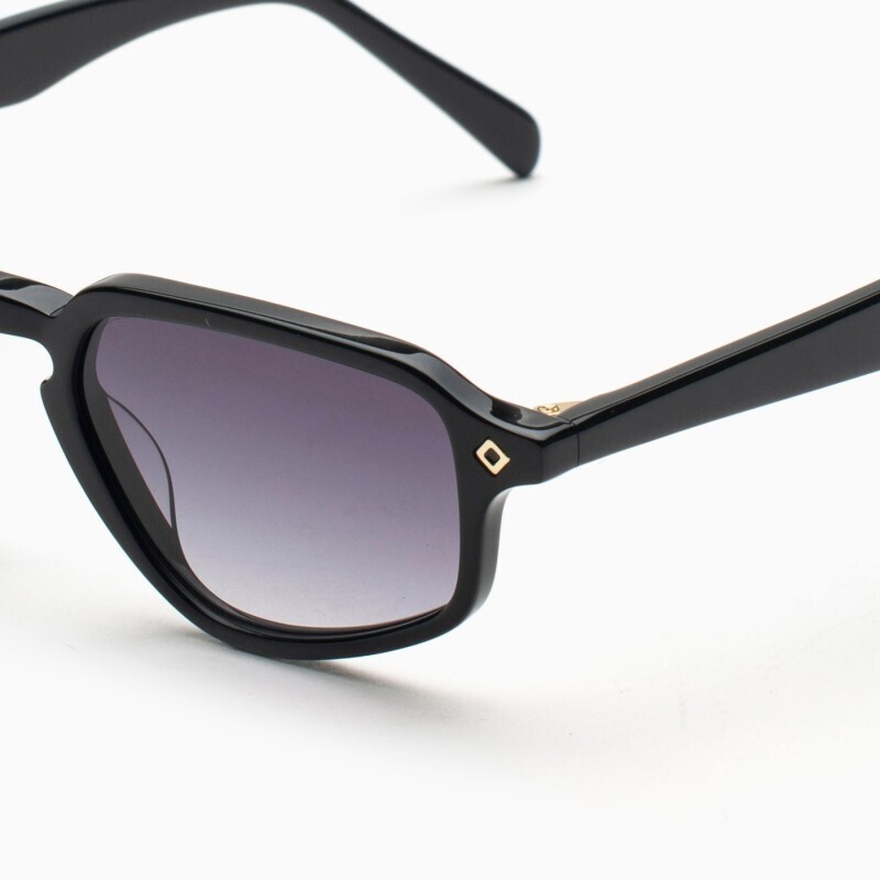 BustOut-BSTT - BEAR BLACK
