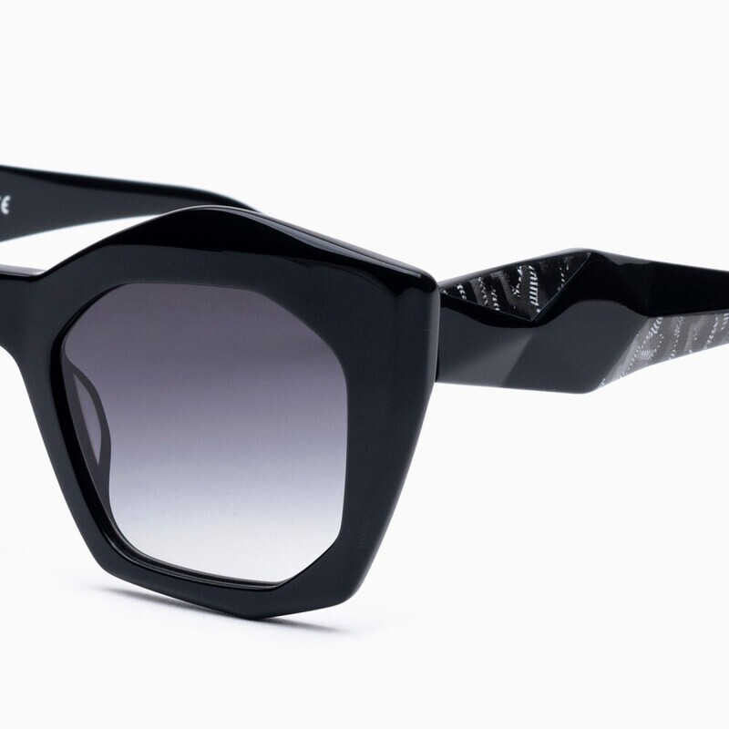 BustOut-BSTT - CARP BLACK