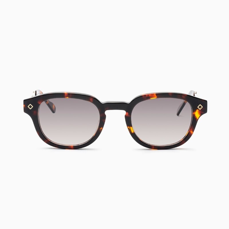 BustOut JOHNNY TORTOISE/SMOKE