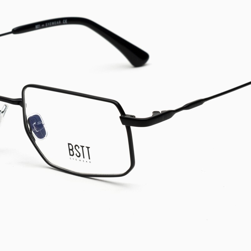 BustOut-BSTT - TOUCAN BLACK
