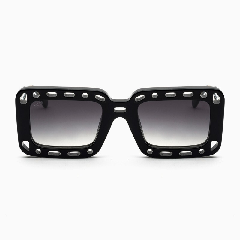 BustOut VICKY BLACK