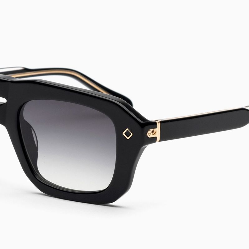 BustOut DEUS BLACK