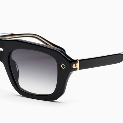 BustOut DEUS BLACK