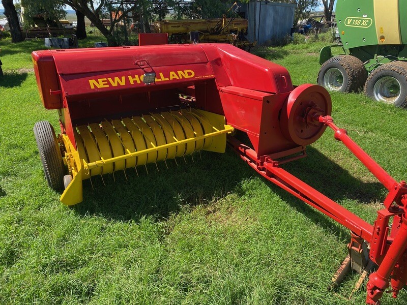 ​New Holland 69 baler