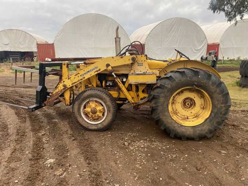 ​International Super Loader Industrial tractor