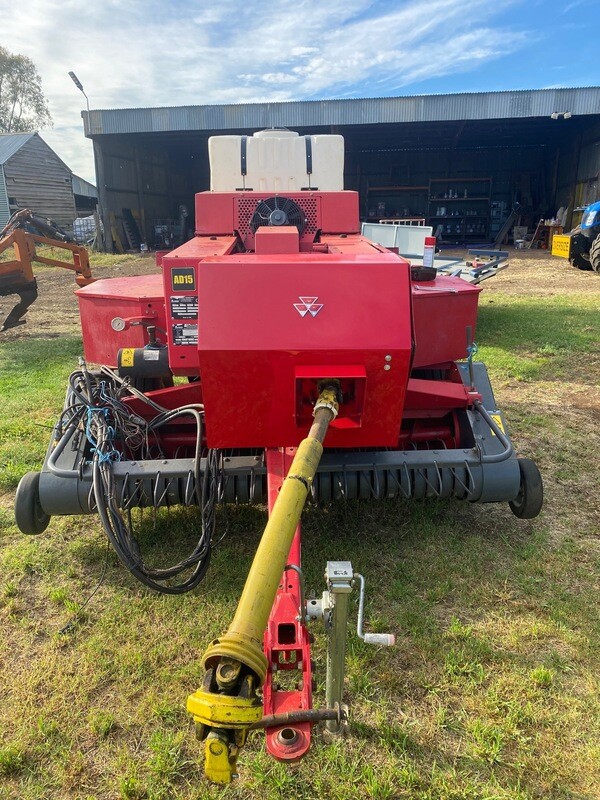 Massey Ferguson 1840 baler w/accumulator &amp; grab