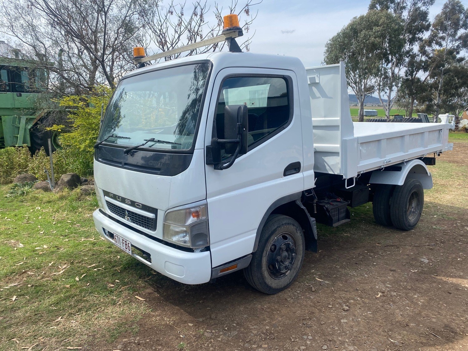 Mitsubishi Canter Tipper