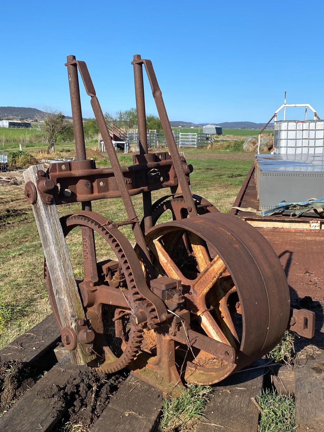 Garden ArtAntique Pump Jack (Y005)