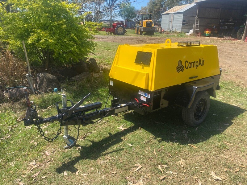 CompAir trailer compressor