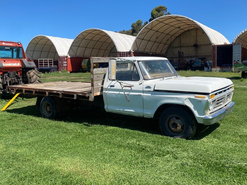 ​1977 Ford F350 dually