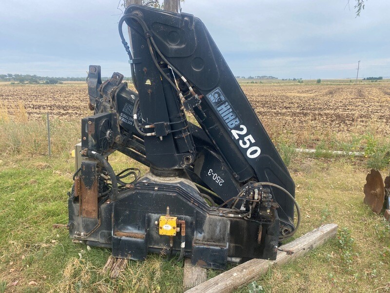 Hiab 250-3 11t crane heavy duty