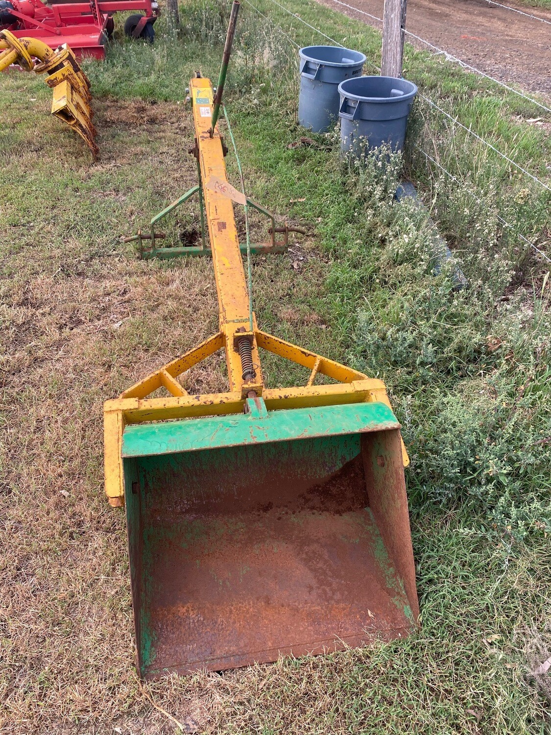 ​Kanga tractor scoop