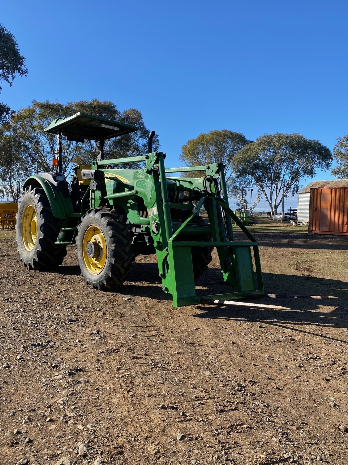 2008 John Deere 5425 FEL tractor