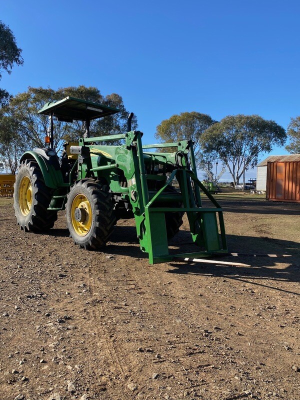 2008 John Deere 5425 FEL tractor