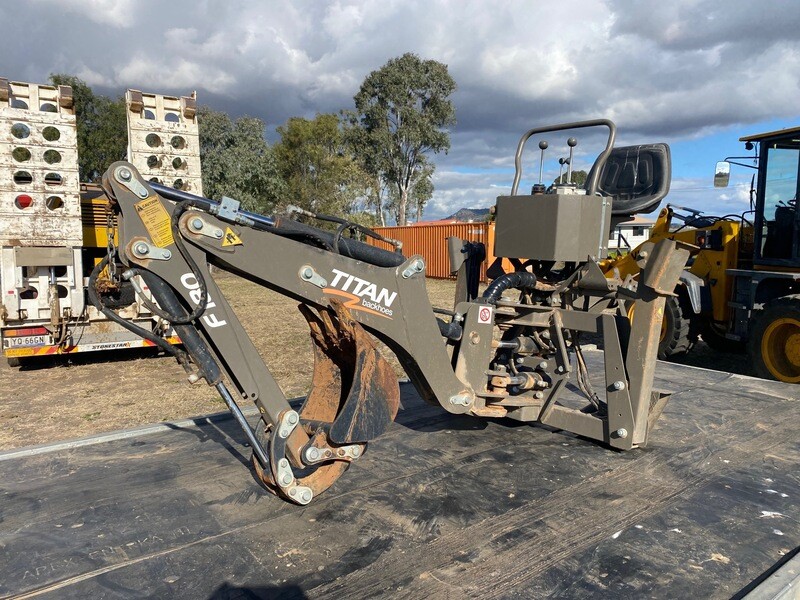 Burder "Titan" 3pl backhoe