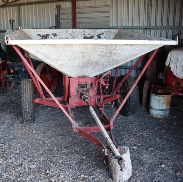 New Holland trailed spreader