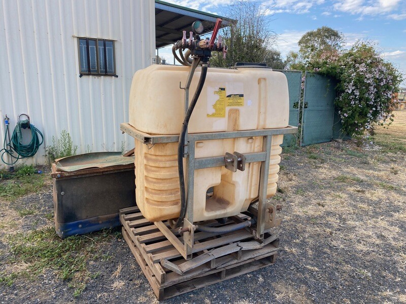 ​Croplands Shielded Sprayer