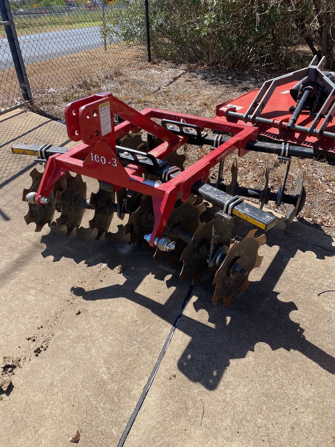 ​Fieldquip Offsets/Compact disc harrows (near new)