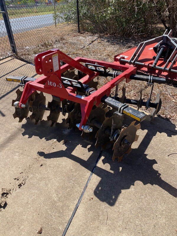 ​Fieldquip Offsets/Compact disc harrows (near new)