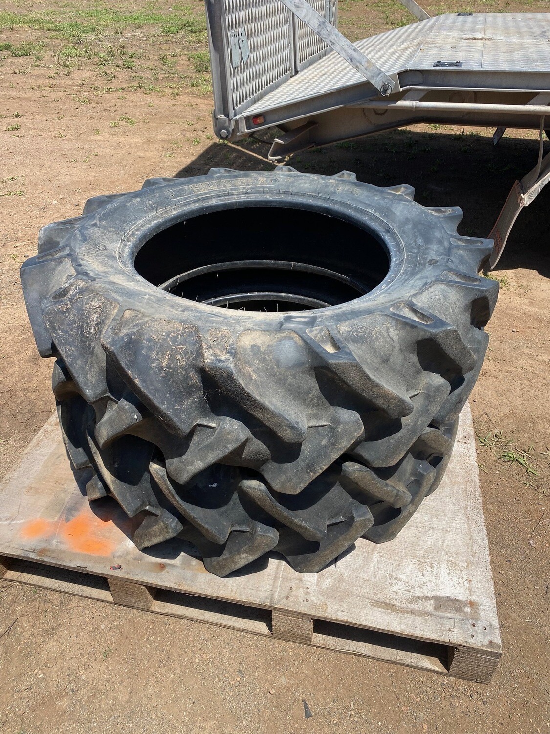 Tractor tyre 12.4-24