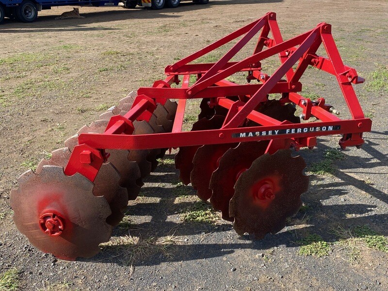 Massey Ferguson 81 offset disc cultivator