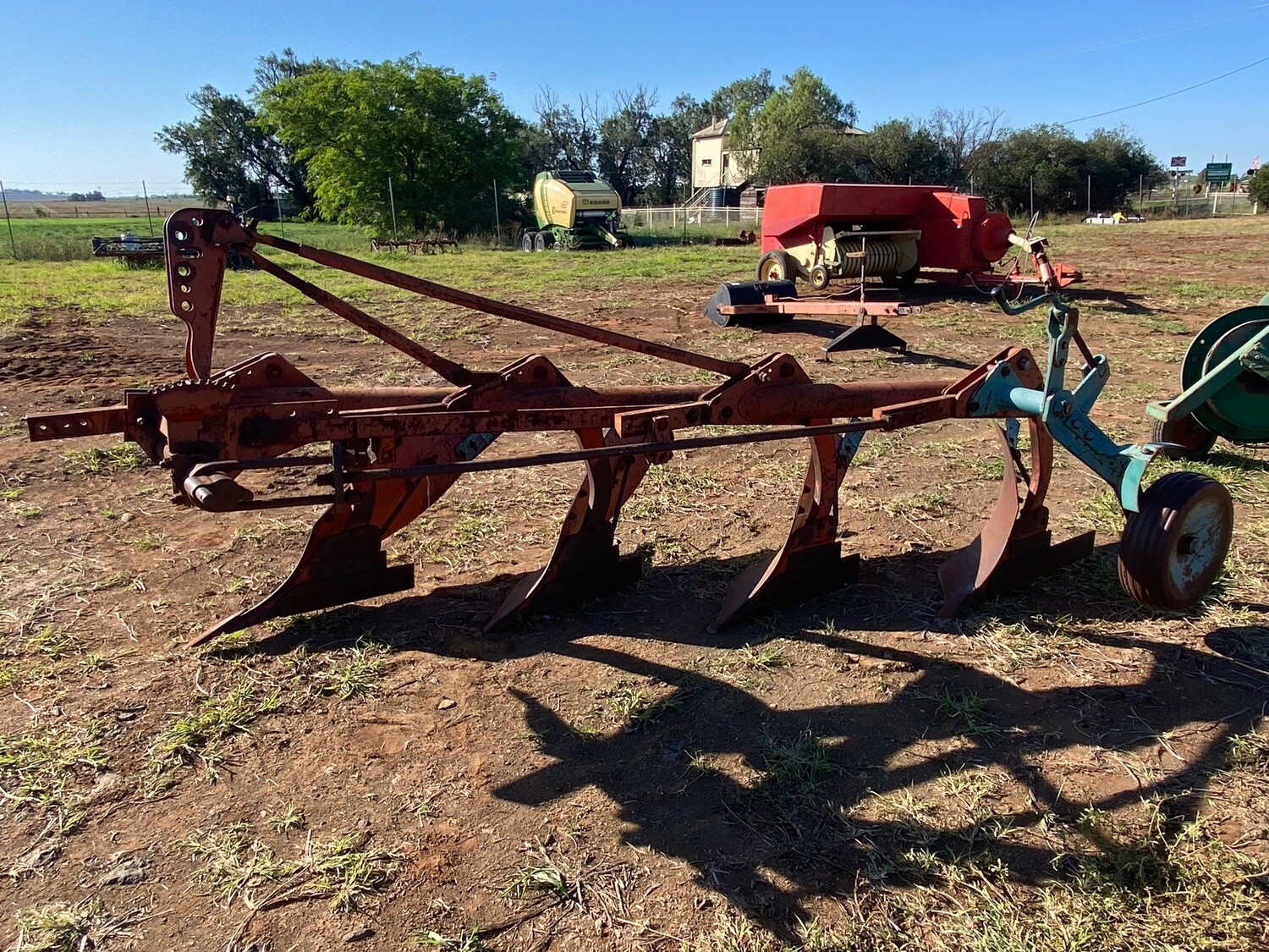 Kvernland MZ3 Moldboard plow