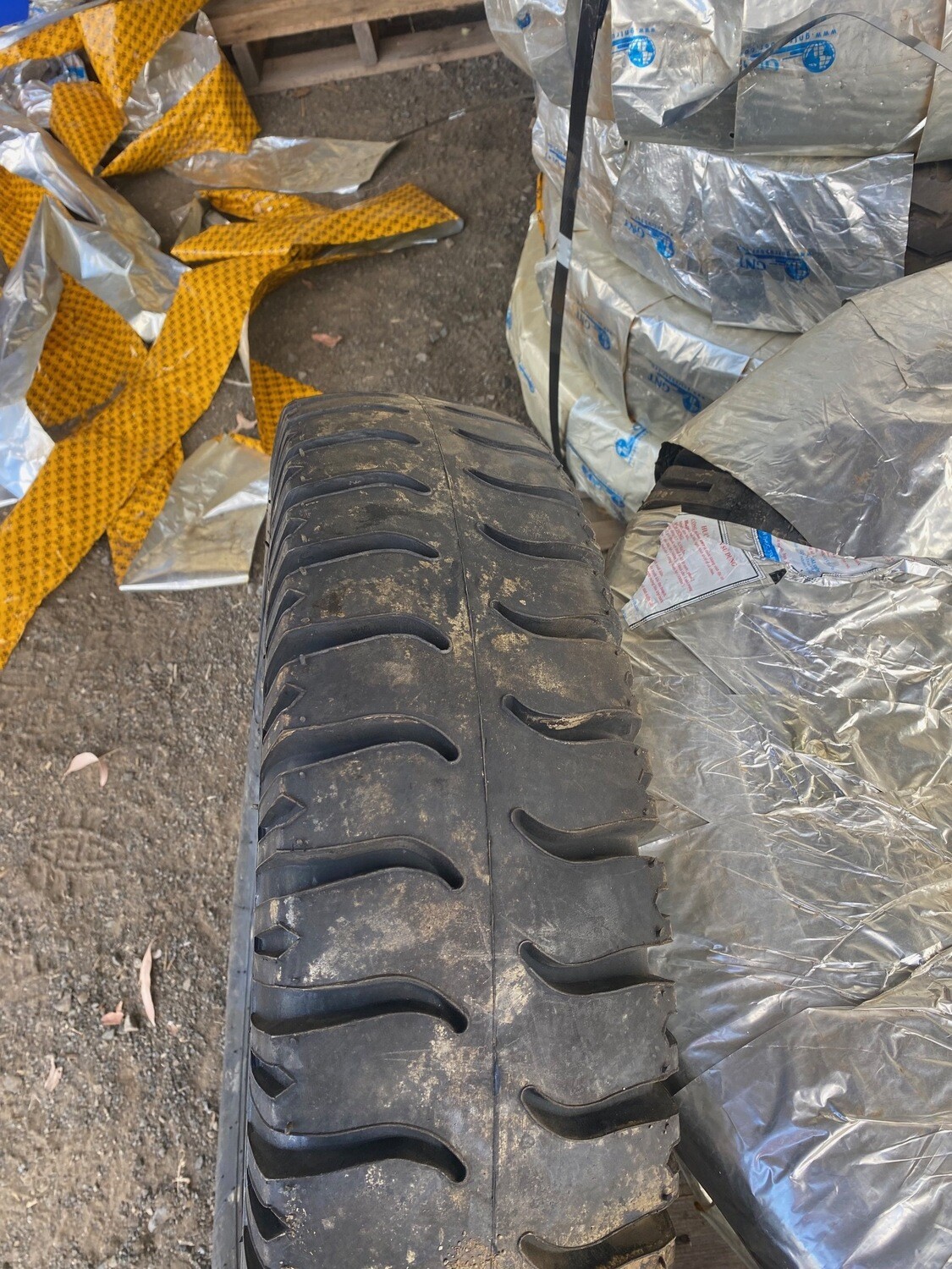 9.00-16LT tyres (new)