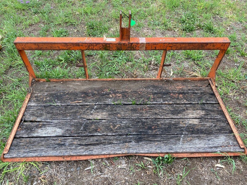 Muller 3pl tractor carry all (G024)