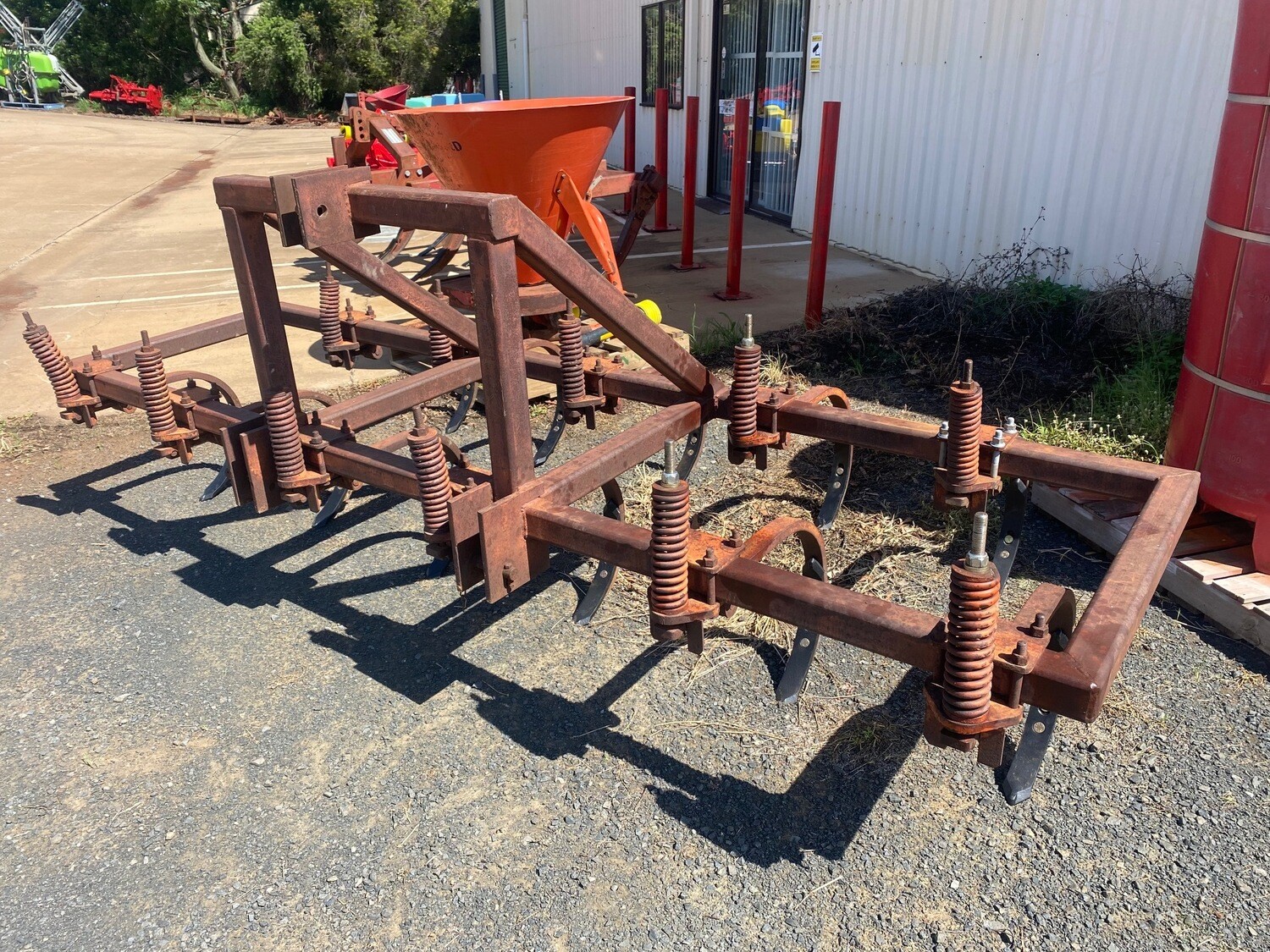 Howard Heavy Duty Chisel Plow/Cultivator