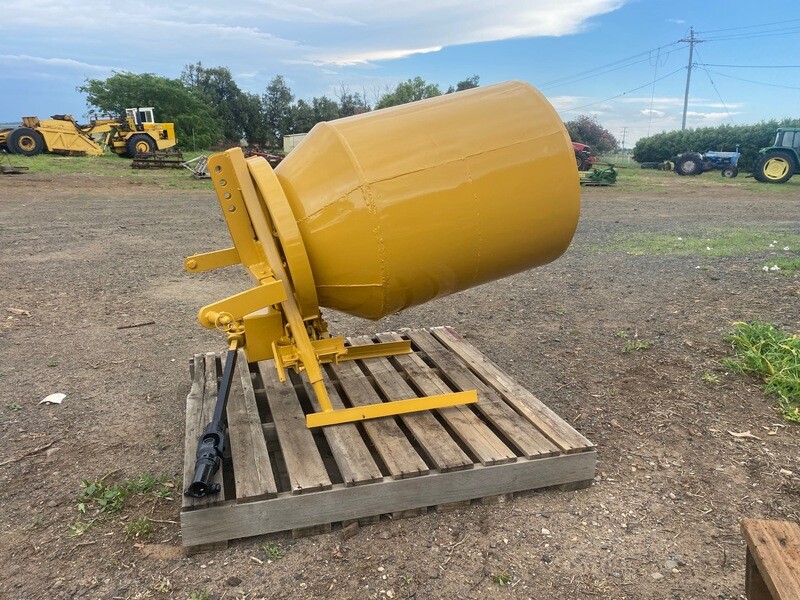 Teagle tractor cement mixer