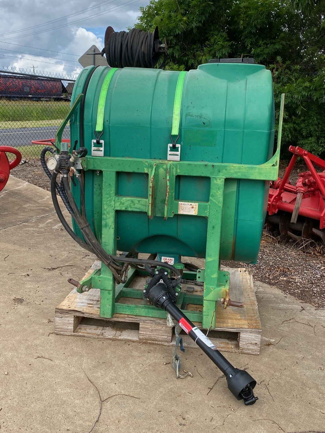 Goldacres sprayer 800lit w/reel &amp; gun