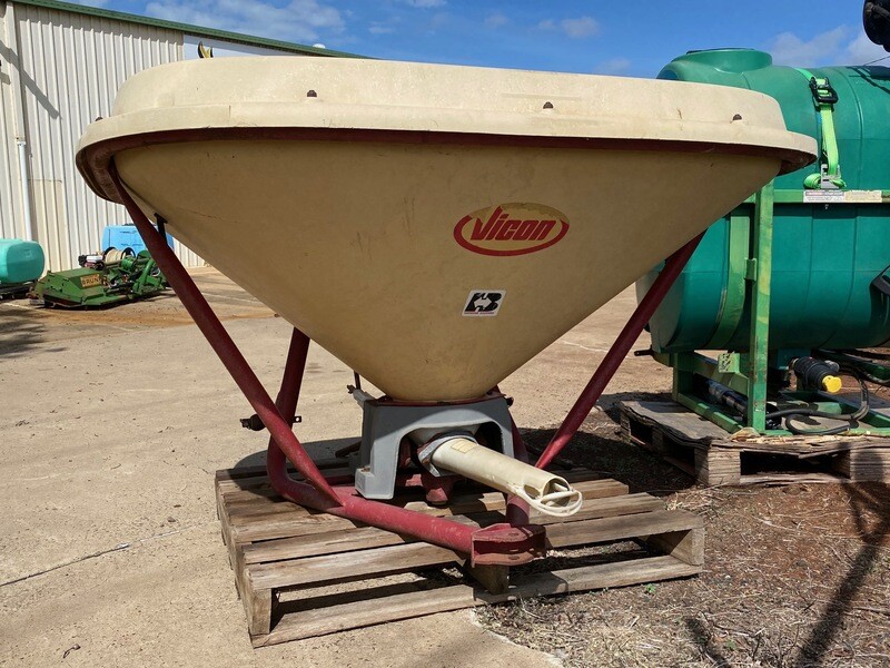 Vicon Pendulum Spreader